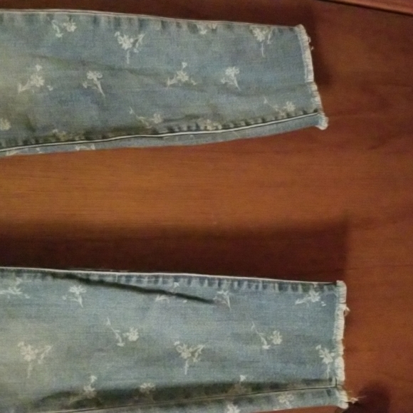 Gap Jeans - Picture 2 of 5